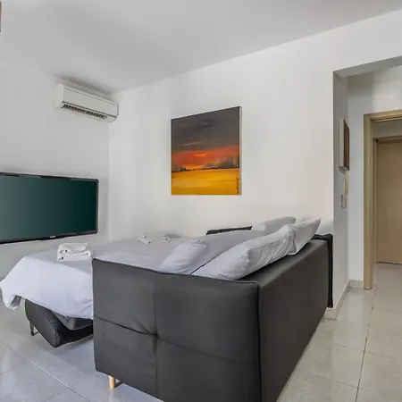 Spacious, One Bedroom Apartment In Paceville Saint Julian's Exterior photo