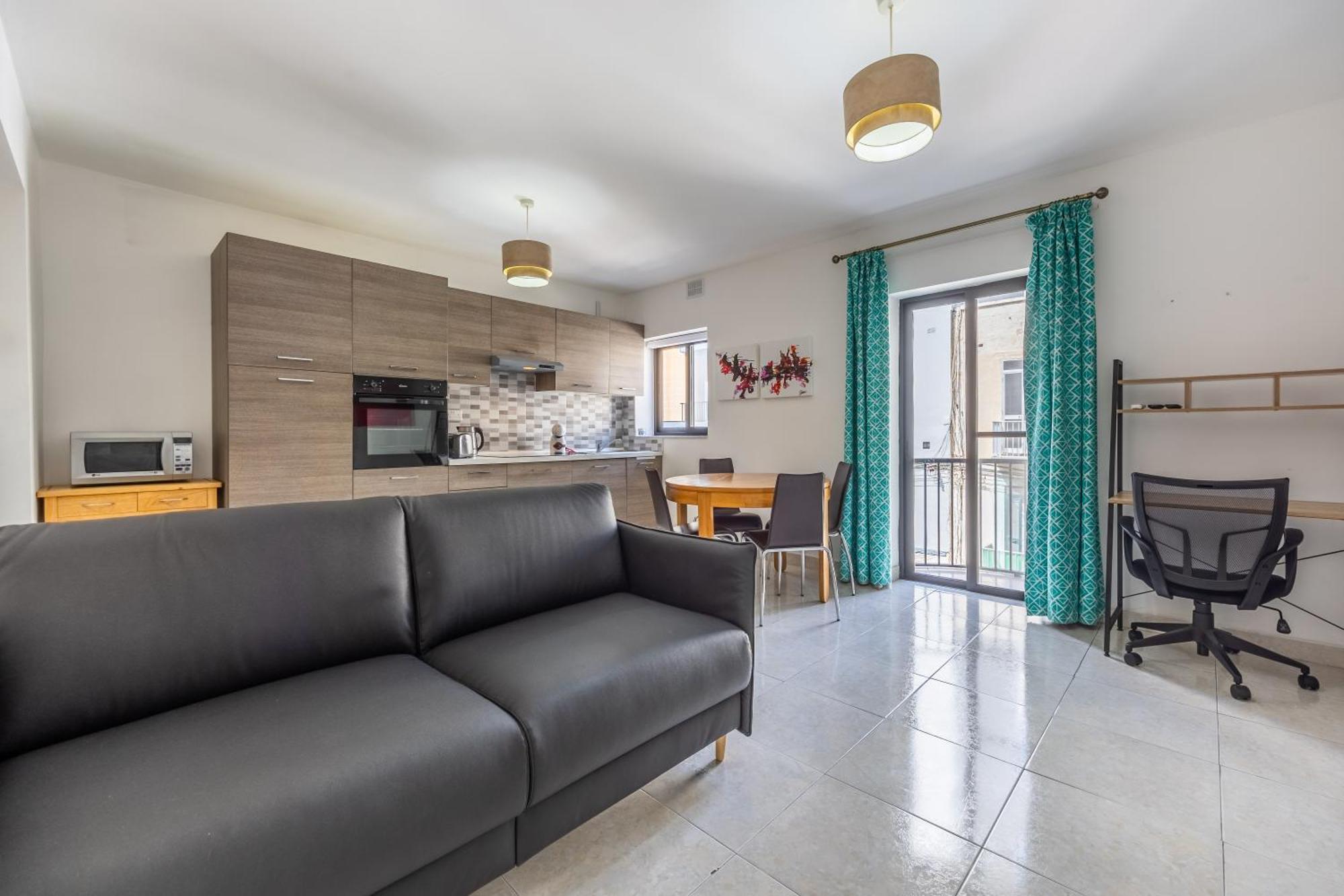 Spacious, One Bedroom In Paceville Apartman *