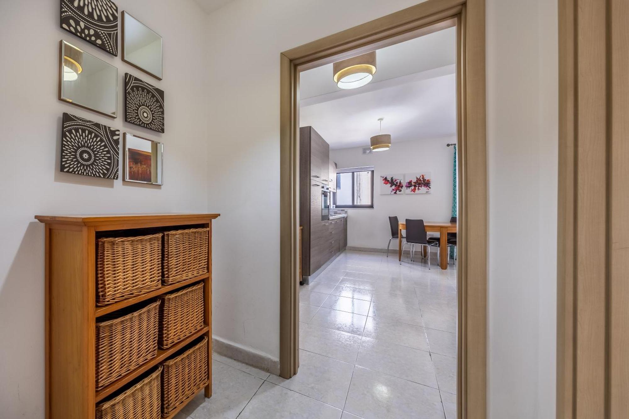Spacious, One Bedroom In Paceville * San Ġiljan